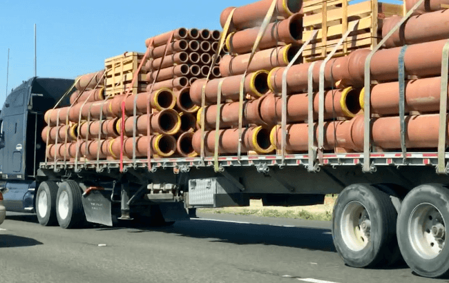 Motor Truck Cargo - pipes